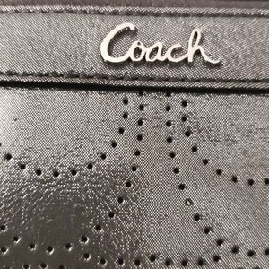Coach Wristlet Metallic Silver with C Logo Hang Tag Like New Purse Holiday